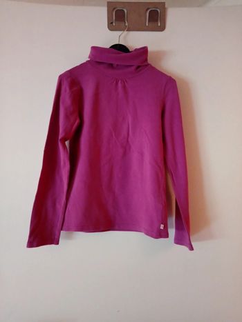 Joli sous pull violet. 10 ans