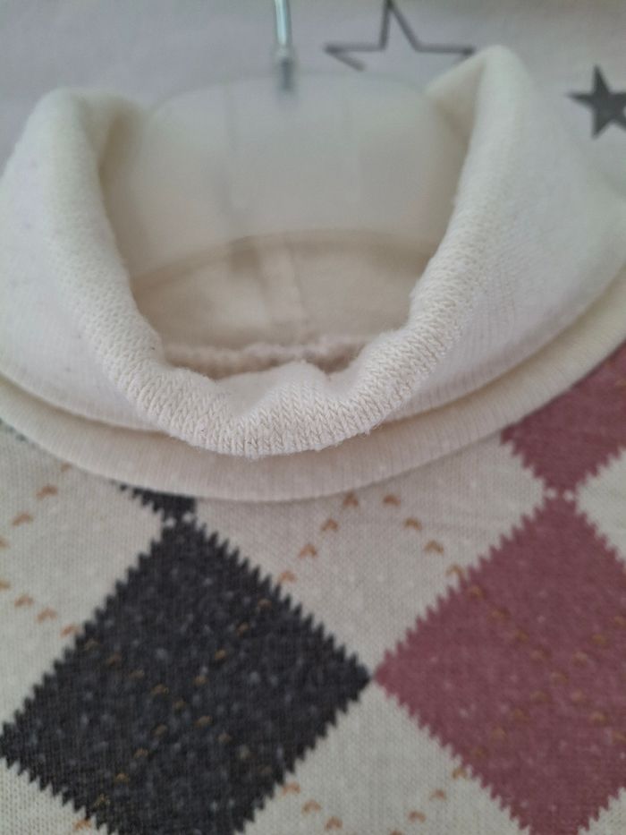 Pull moulant col roulé blanc à losanges rose et noir 12 ans - photo numéro 4