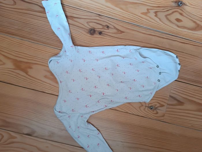 Lot fille 10 articles 12 mois pyjamas en très bon état - photo numéro 7
