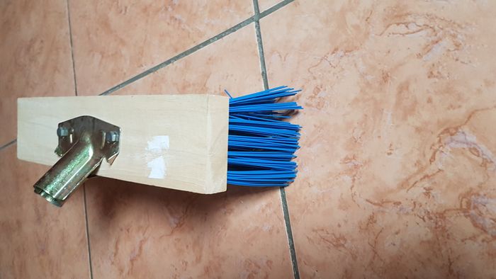 Balai cantonnier à douille métal bleu - photo numéro 5