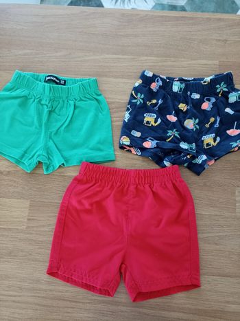 Lot short  taille 3 mois