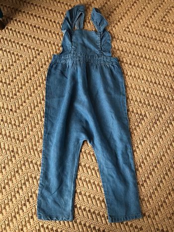 Salopette taille 36 mois