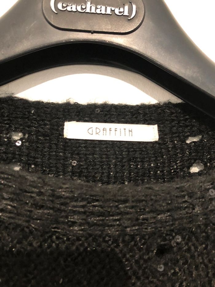 Joli pull noir Graffith taille 36-38 Primark ou Newlook - photo numéro 3