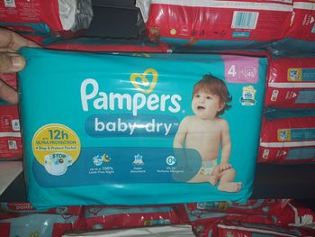 Pampers T4