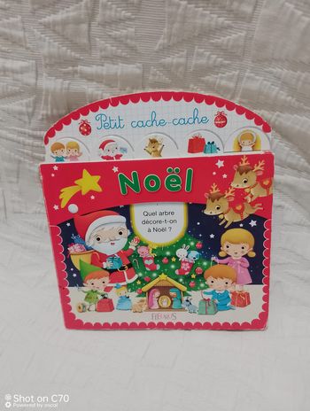 Fleurus livre cartonné Noël Cache cache