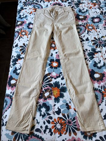 Chino Salsa effet push-in ventre plat