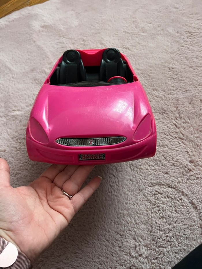 Voiture de barbie rose