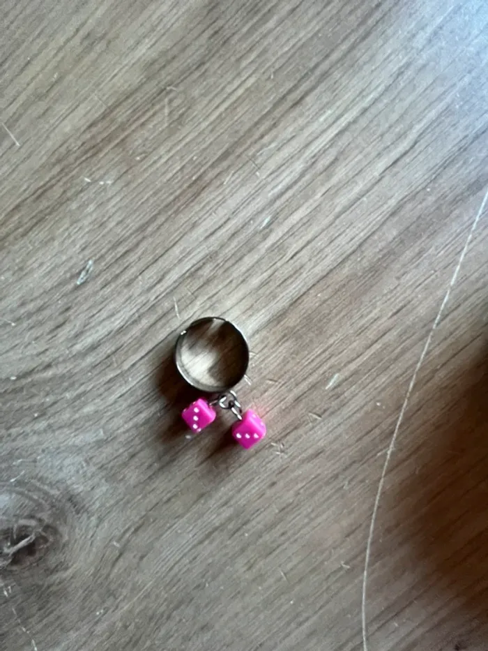 Bague ajustable forme dés