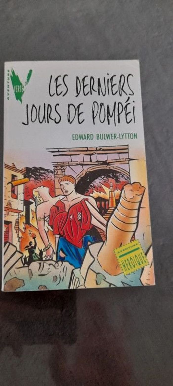 Roman "Les derniers jours de Pompéi" - Hachette jeunesse