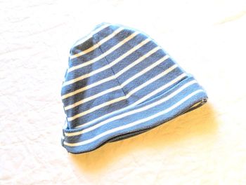 Bonnet In Extenso Bleu Fines Rayures Horizontales Blanches Vêtement Accessoire Petits Enfants Bébés