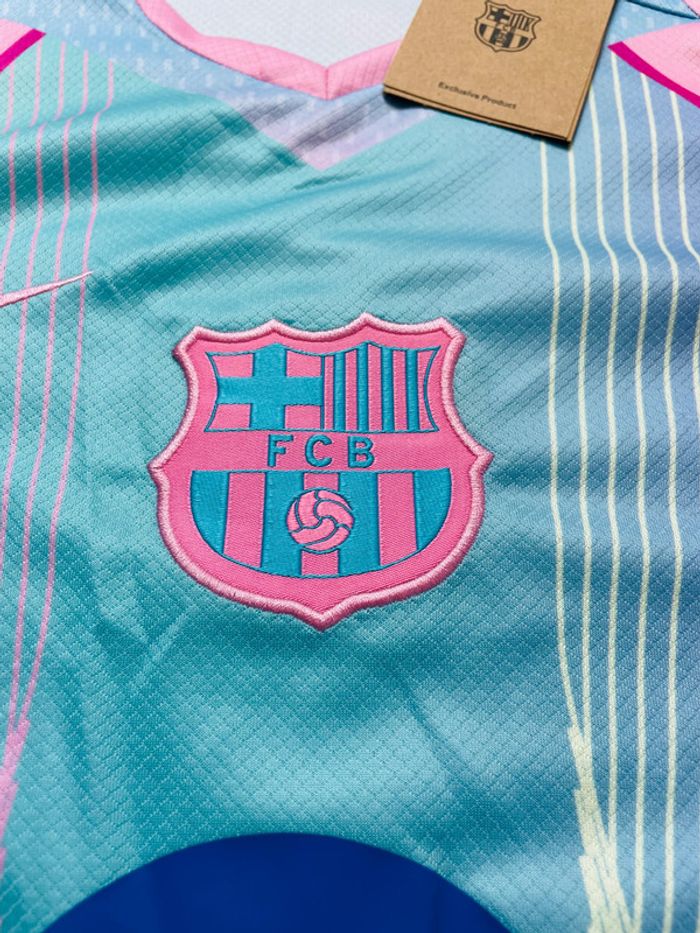 Maillot concept foot Barça bleu rose taille M - photo numéro 6