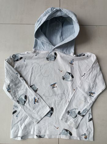 Tee-shirt manches longues à capuche