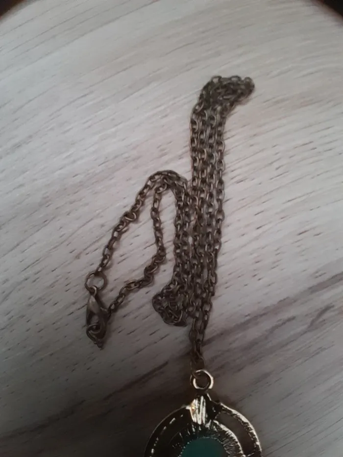 Collier camée Katherine 1864, dans Vampire diaries - photo numéro 4