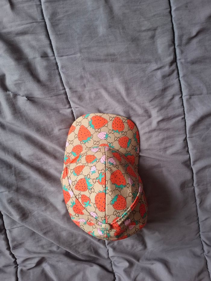 Casquette gucci fraise - photo numéro 3