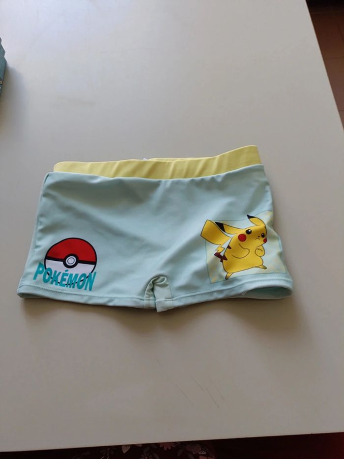 Maillot de bain Pokémon 12 ans neuf sans étiquette