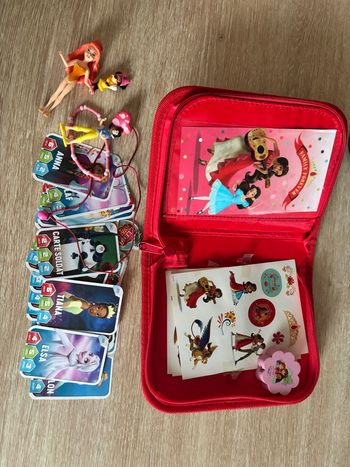 Petit lot trousse, carte, figurines Disney princesse Elena d’avalor 