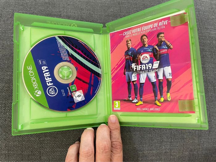 Jeux Fifa 19 - Xbox One - photo numéro 2