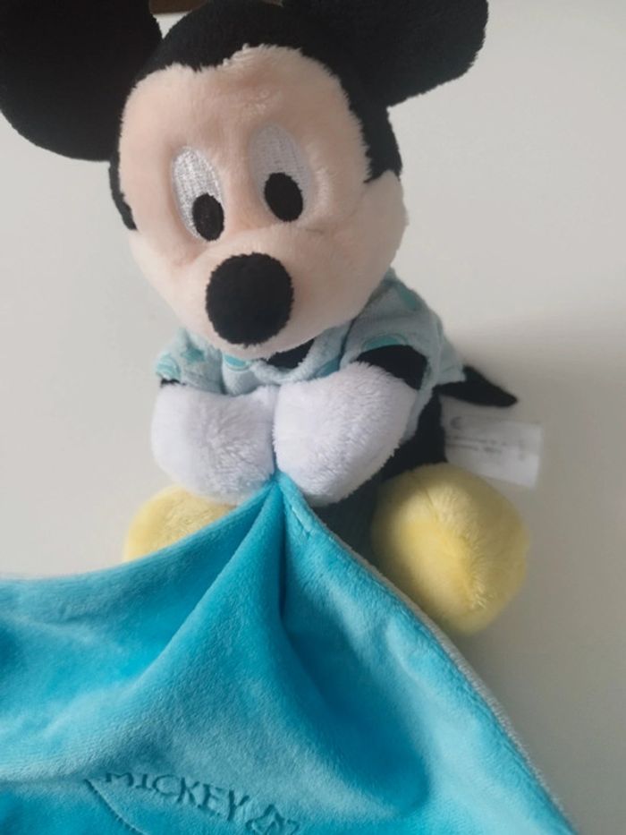 Doudou Mickey mouchoir