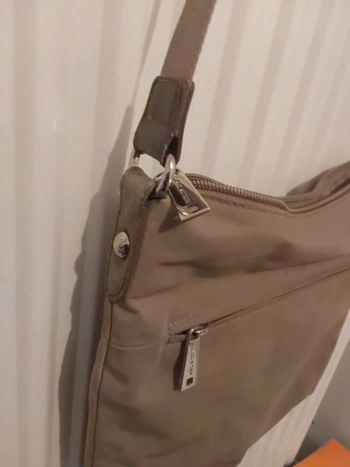 Sac bandoulière lancaster gris beige - photo numéro 4