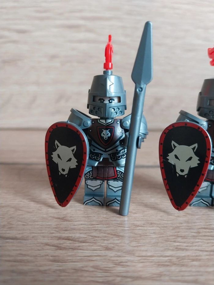 Figurines type lego 2 soldats chevaliers loups - photo numéro 2