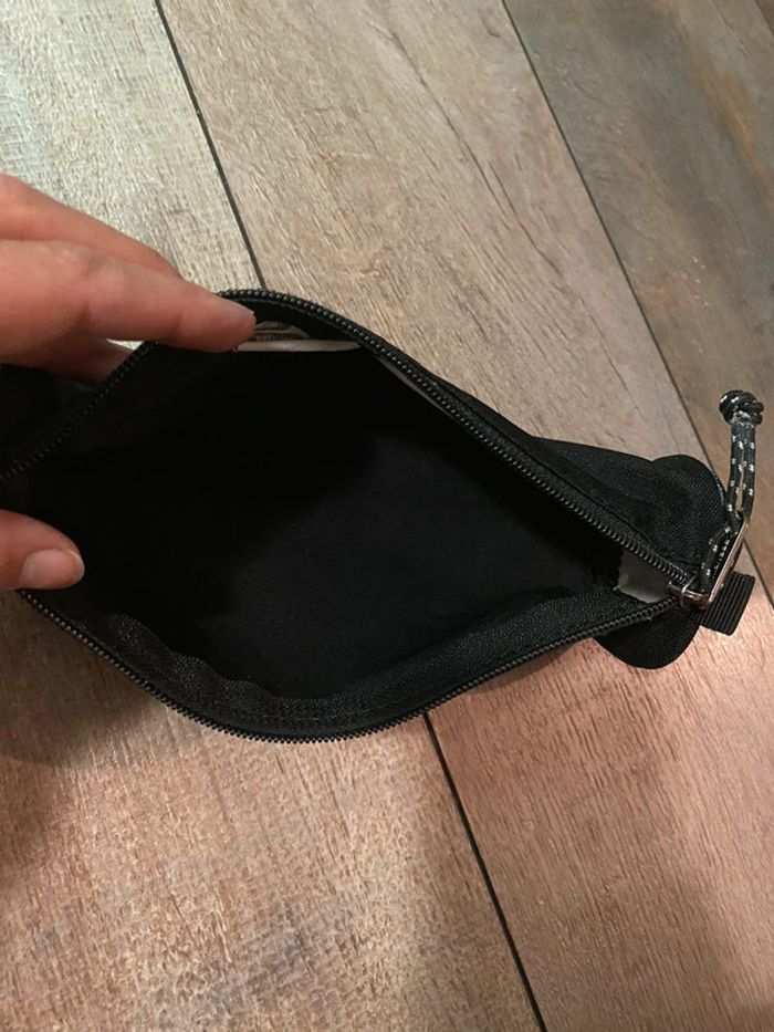 Trousse noire et grise Airness - photo numéro 3