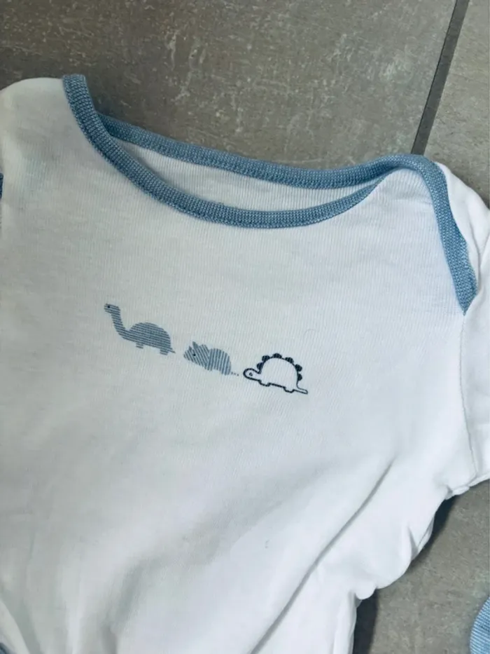 3 bodies dinosaures Obaïbi 3 mois 59cm - photo numéro 3