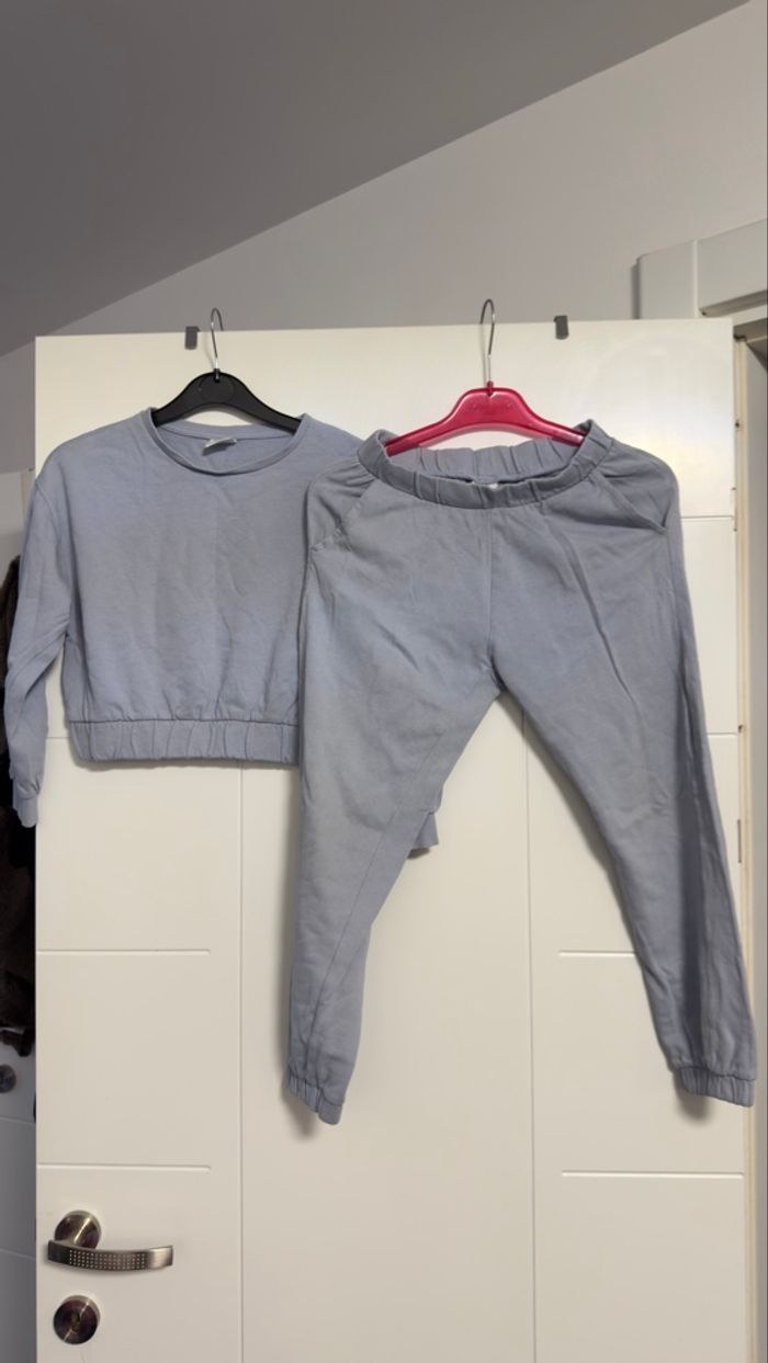Ensemble de vêtements - photo numéro 4