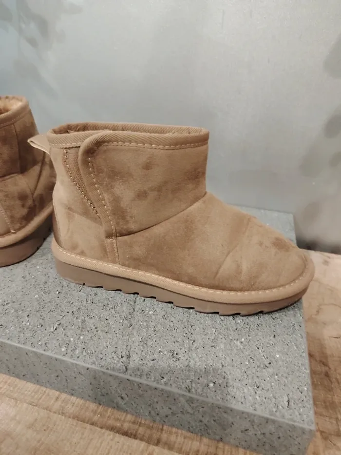 Bottines suédine camel fille pointure 31 tbe - photo numéro 4