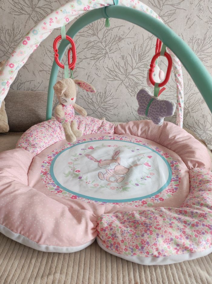 Tapis d'éveil rose en excellent état - photo numéro 2