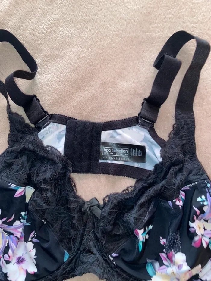 Soutien gorge noir - photo numéro 4