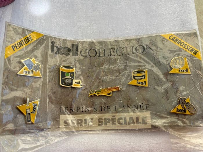 Pin’s de la marque Ixell - Objet Publicitaire Collector