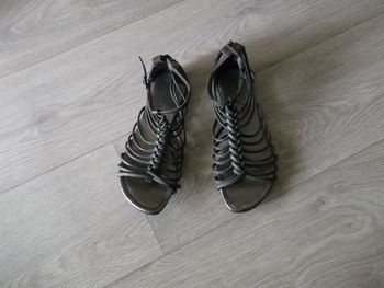 Sandales SABLE CHAUD cuir gris taille 38 TBE