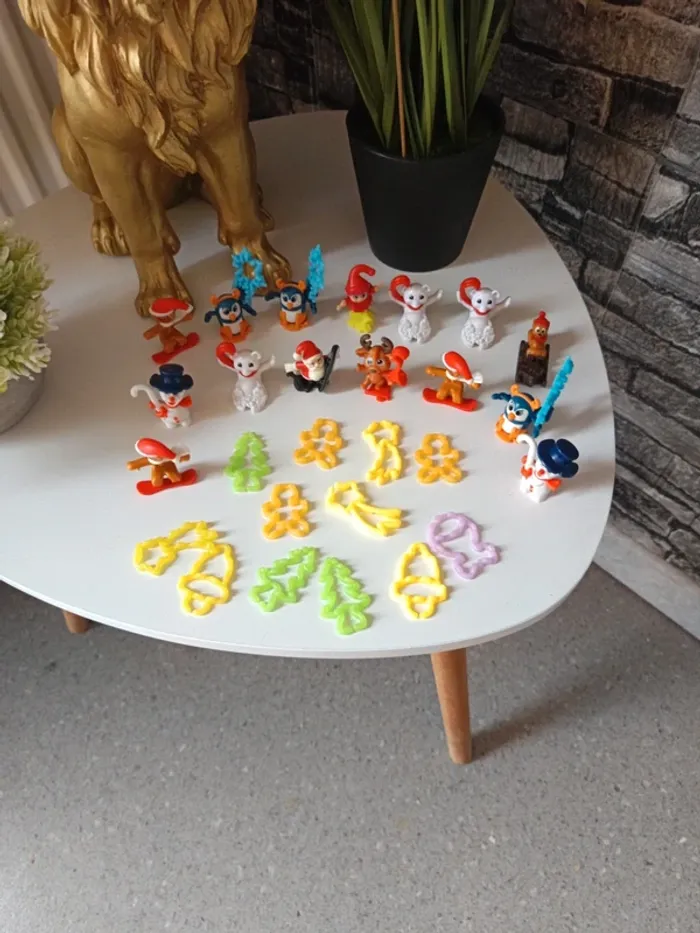 Lot petit jouet kinder