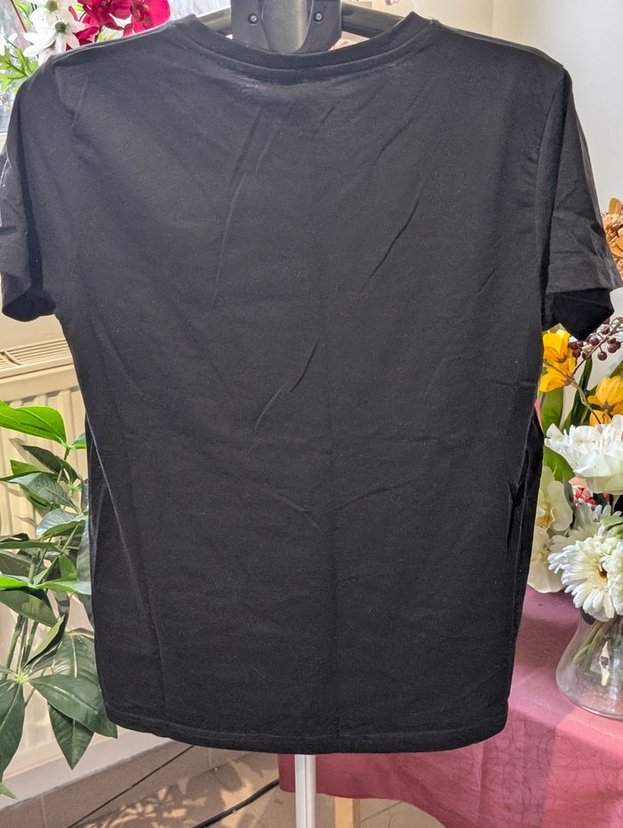 T short Gucci déjà porter mais état excellent - photo numéro 4