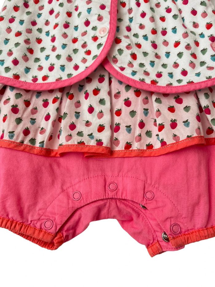 LOT / Ensemble Kenzo Kids imprimé fraises (combishort + cardigan) - 3 mois (60cm) - photo numéro 2