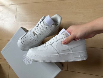 Baskets Nike Air Force 1 Low '07 blanches --- Taille 36.5