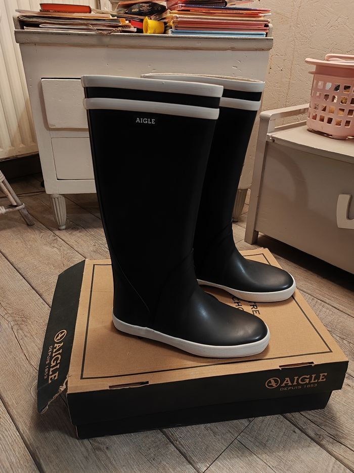 Bottes de pluie AIGLE taille 35 modèle goéland marine et blanc - photo numéro 3