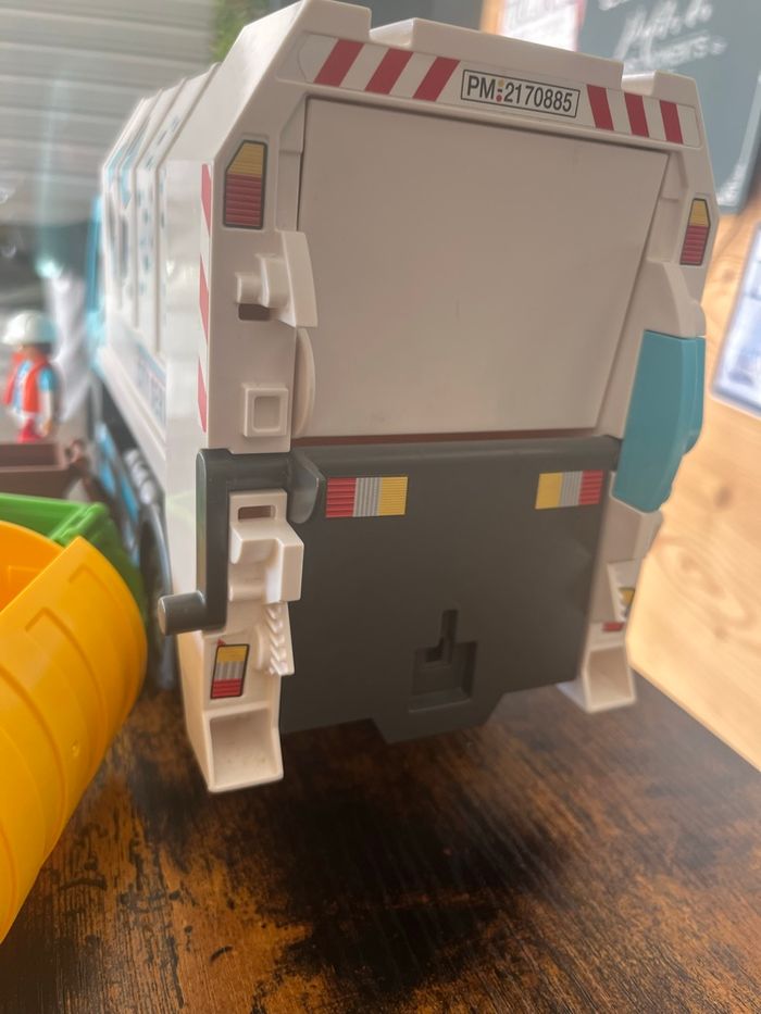 Camion poubelle - photo numéro 3