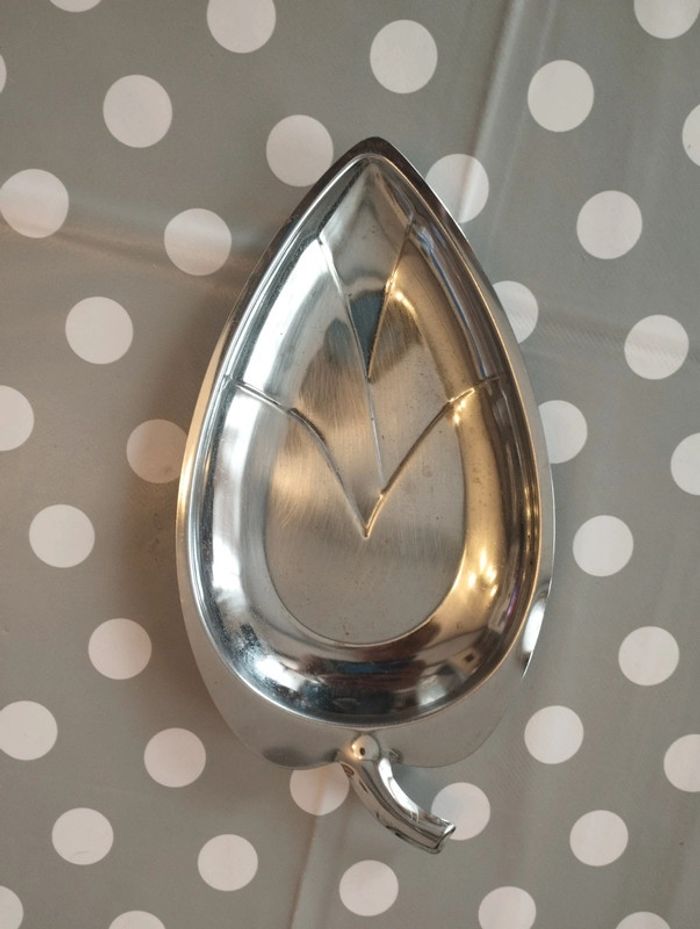 Plat en forme de feuille