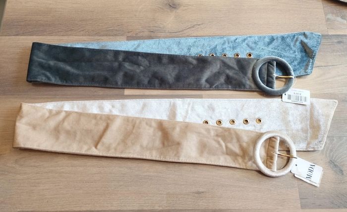 Lot 2 ceintures femme Moda neuve
