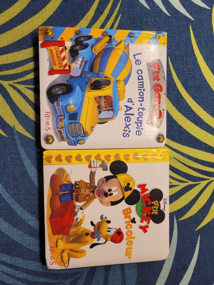Livre p'tit mickey bricoleur et p'tit garçon camion toupie