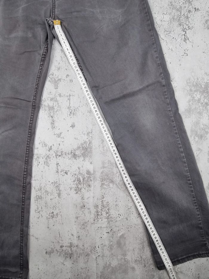 Jeans Wrangler Slim Straight gris – Taille 30x30 Hommes (mesures en photos) - photo numéro 4