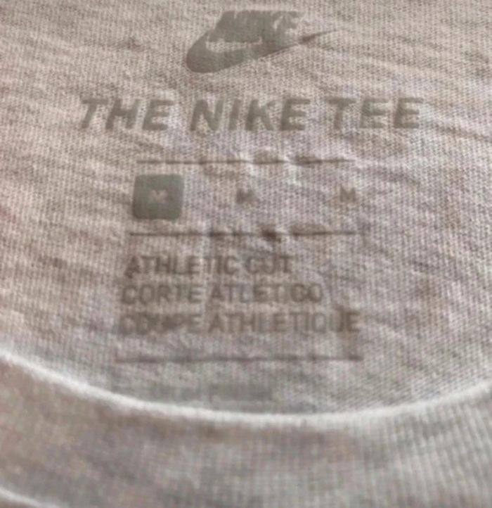 TEE shirt Nike taille M coupe slim - photo numéro 3