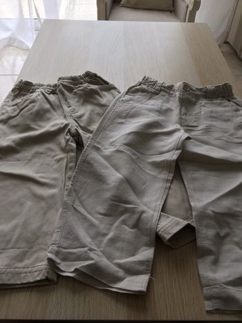 Lot de deux pantalons beige un en lin un en coton