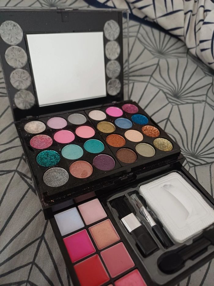 Palette de maquillage 💋 - photo numéro 2
