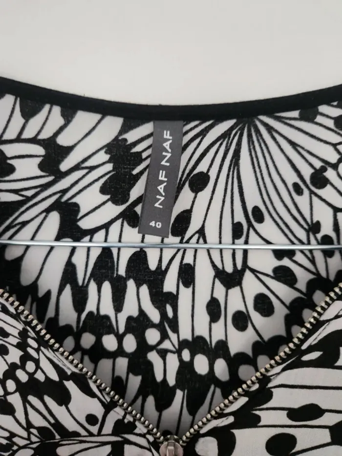 Jolie blouse fine Naf Naf taille 40 noire et blanche - photo numéro 4
