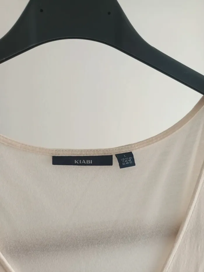 Haut avec dentelle crème taille L - photo numéro 2