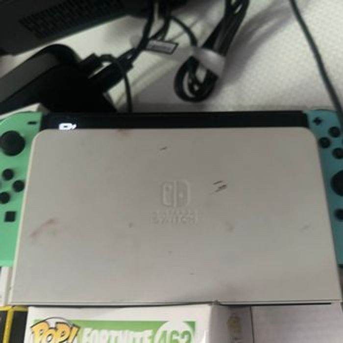 Nintendo Switch OLED – bon état – complète avec boîte - photo numéro 3