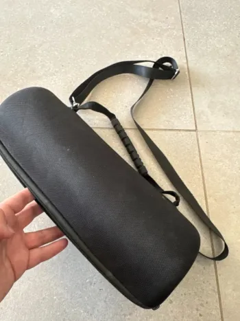 Pochette de rangement à bandoulière, bon état 30x10cm