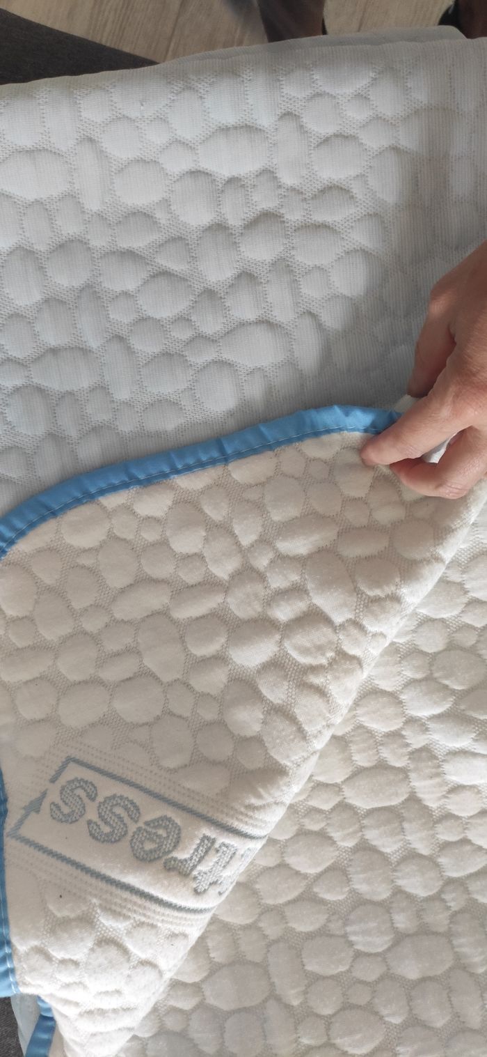 Surmatelas régulateur de température